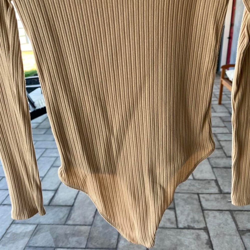 Ambiance NWT Beige Ribbed Turtleneck Bodysuit Y2K Layering Cozy Fitted - Picture 3 of 4